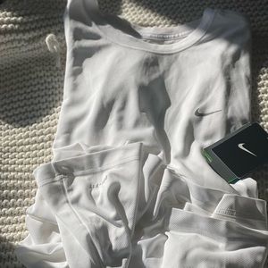 NWT Nike Dri-FIT Short Sleeve shirt. XXL 🔥